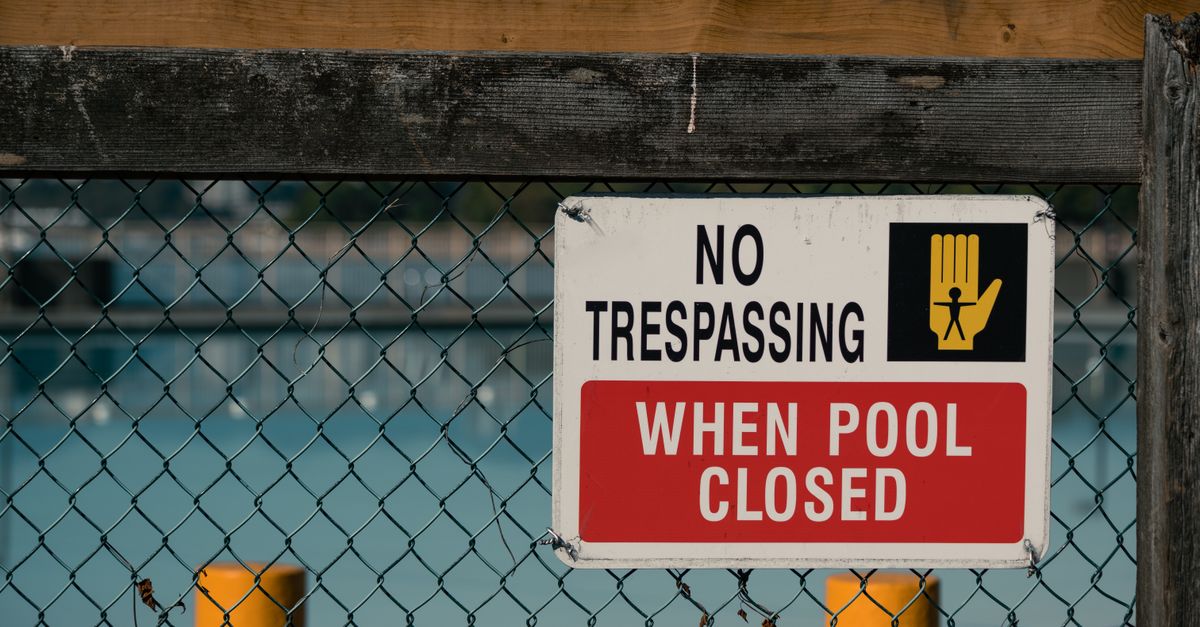 A pool safety gate and fence